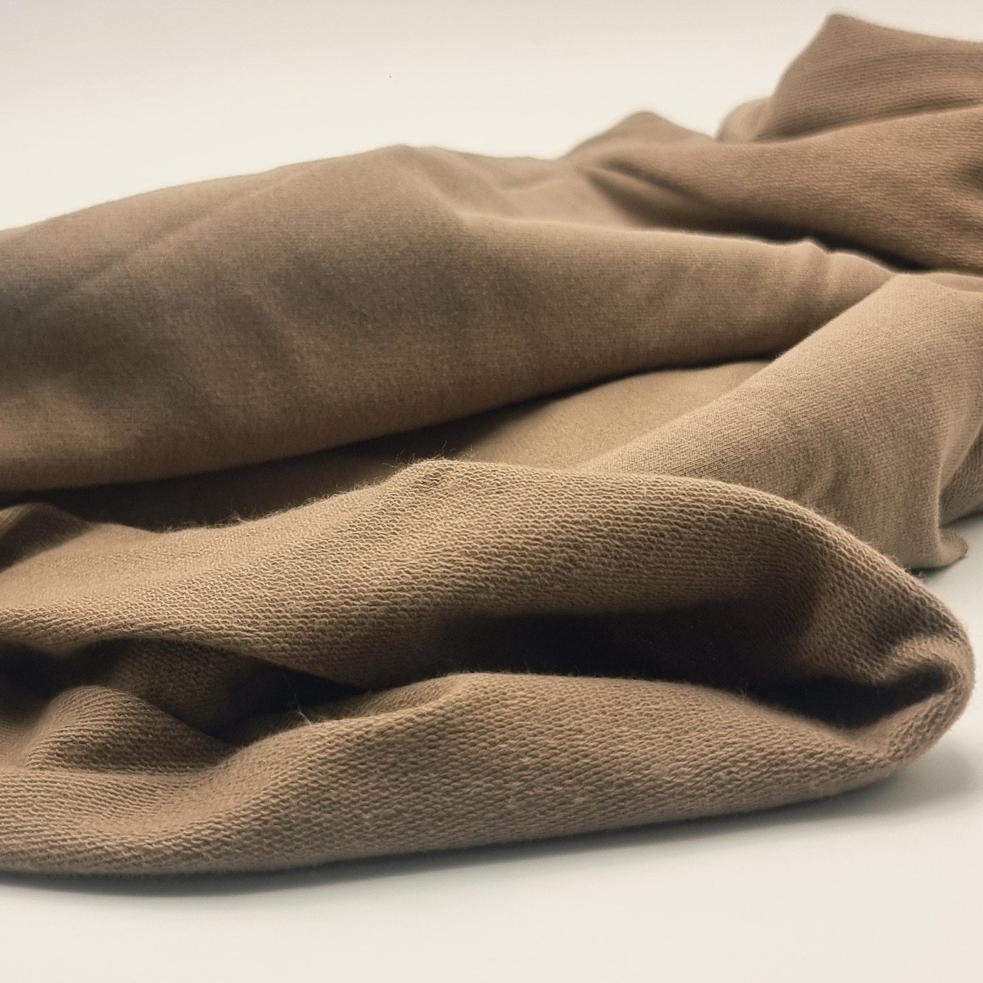 Nek Micro felpa Garzata<br>cotone biologico<br>Marrone nocciola <br/></h1><p>Colore - fine serie<p> - immagine 4