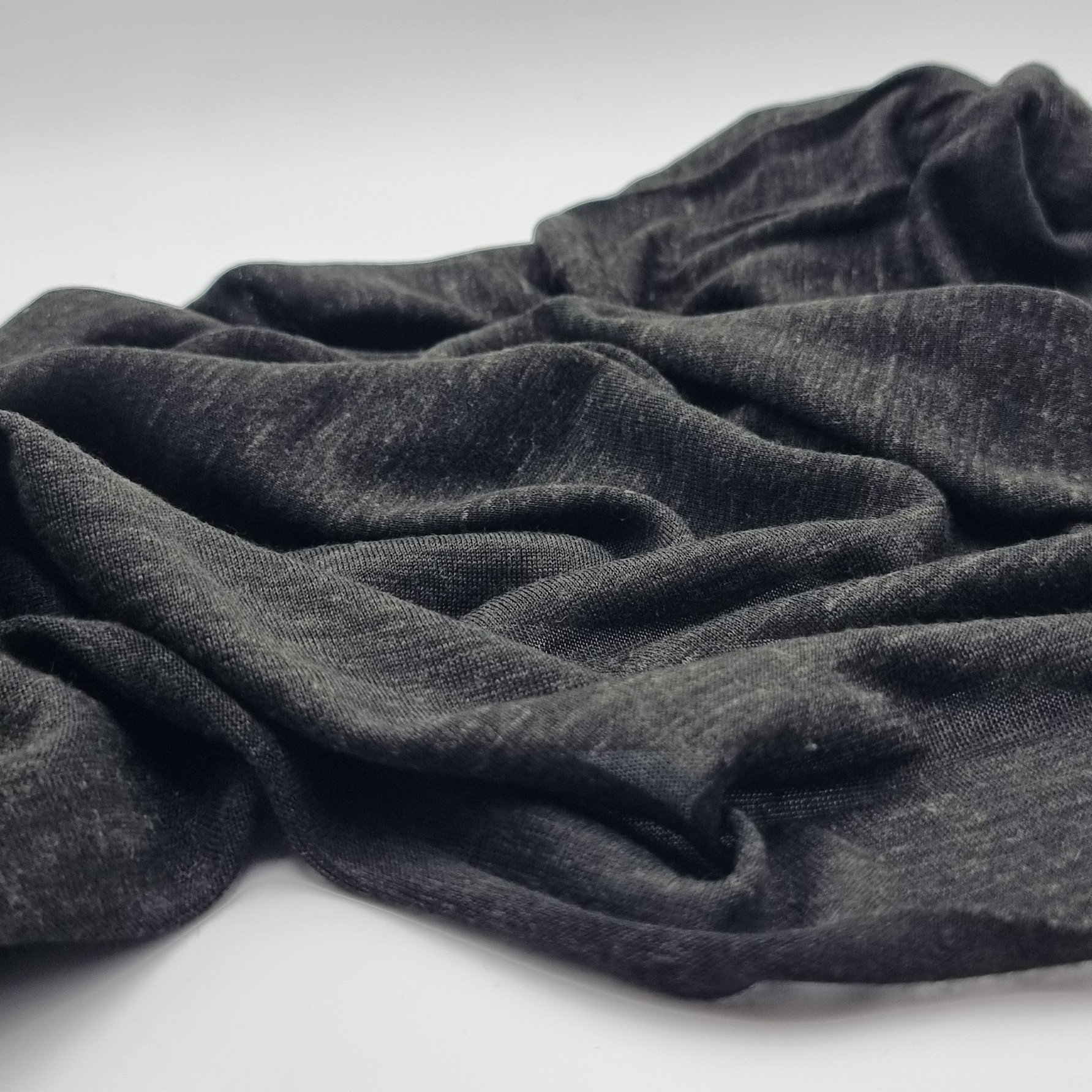 Stia<br>canapa Tencel-Lyocell<br>Grigio antracite <br/></h1><p>Colore - fine serie<p>
